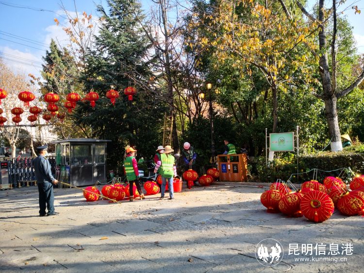 昆明网红打卡地教场中路蓝花路,昆明网红打卡地小花形环形天桥