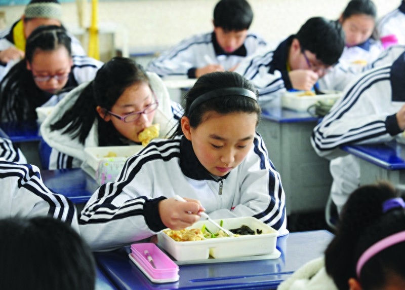 铁岭中学食堂问题引关注,辽宁铁岭学生饭菜