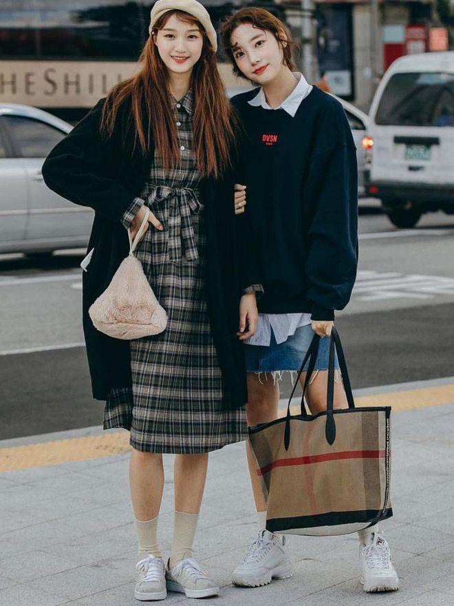 韩国穿搭就喜欢黑白灰,韩国冬季穿搭看不腻的黑白灰