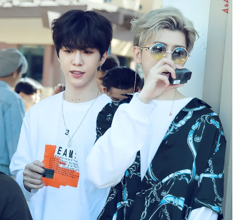 蔡徐坤及母亲迟迟没回应怀孕传闻，能否学陈飞宇陈红想出对策渡劫