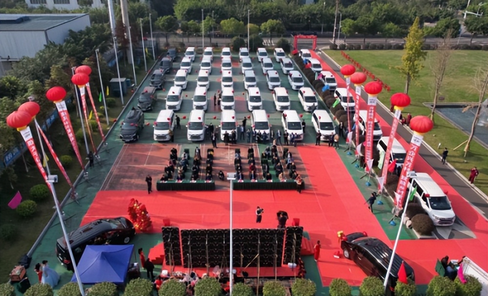 瑞风m4自动挡和东风菱智哪个好,东风菱智m5和瑞风m4哪个空间大