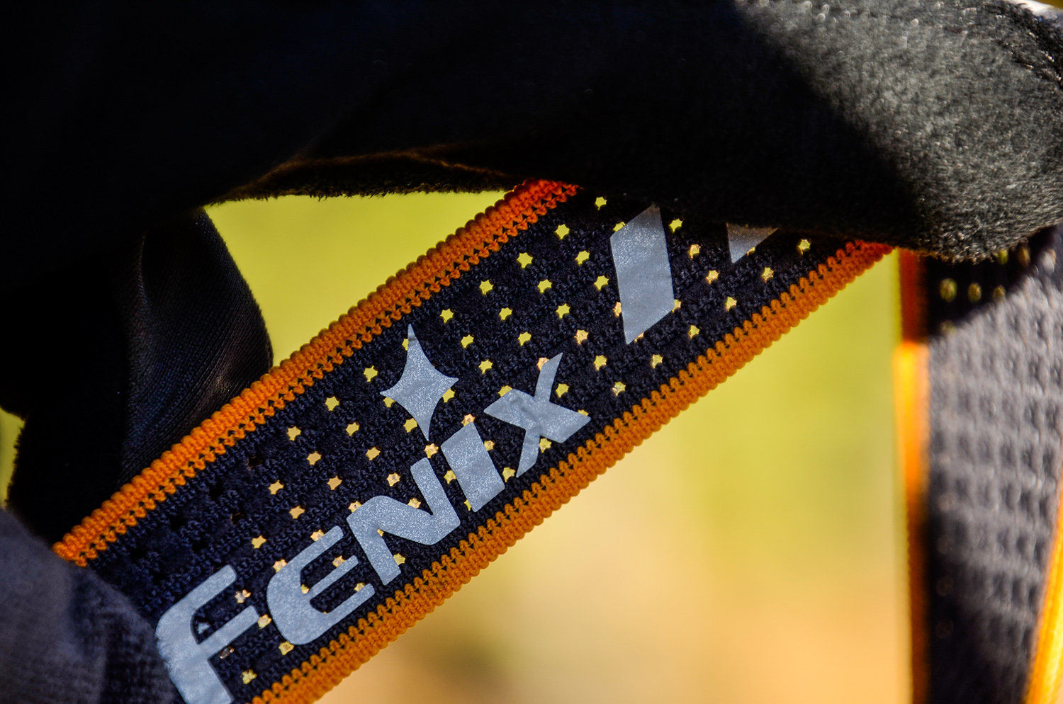 黄白光自由切换两用头灯,泛光和远射一体头灯