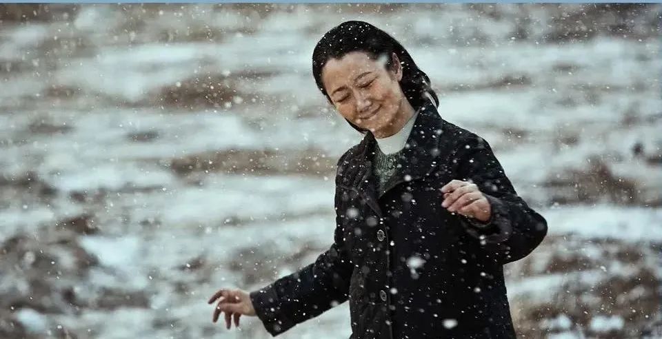 有些人注定只能陪你走一段路文案,每个人只能陪你走一段路翻译