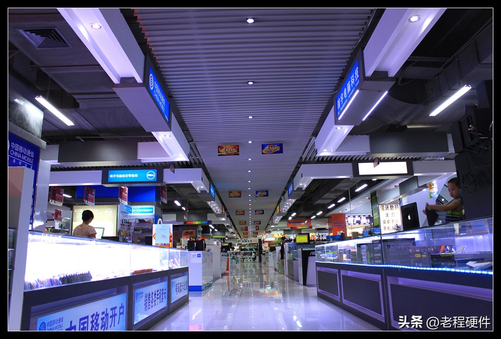 组装电脑网购与实体店,电脑组装价格实体店便宜吗