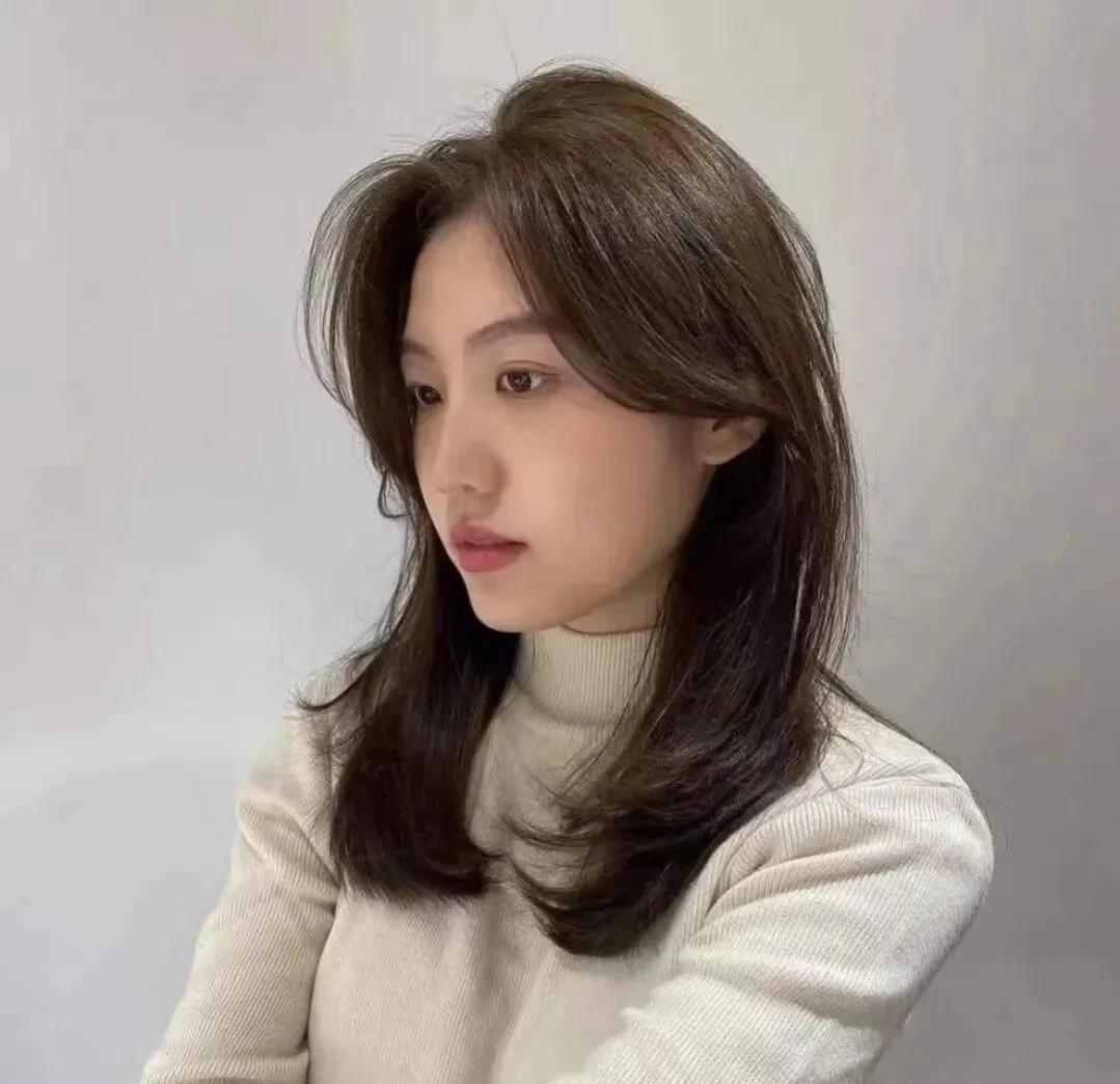 女生中长韩式浪漫气垫烫