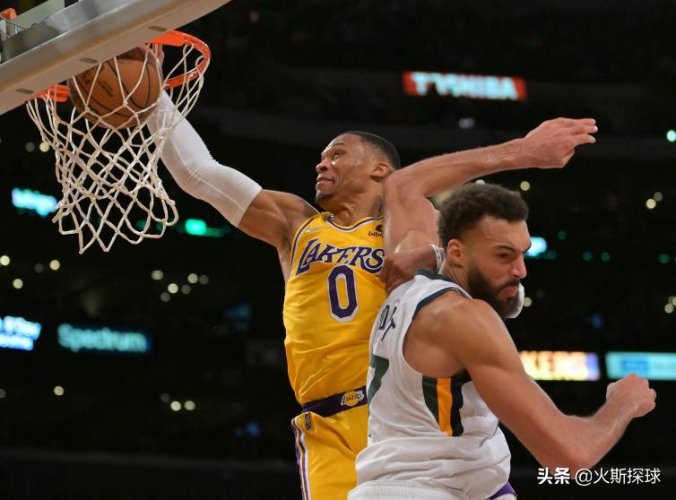 上赛季五位18+7+7的球员之一，美媒为威少鸣不平，期待新赛季