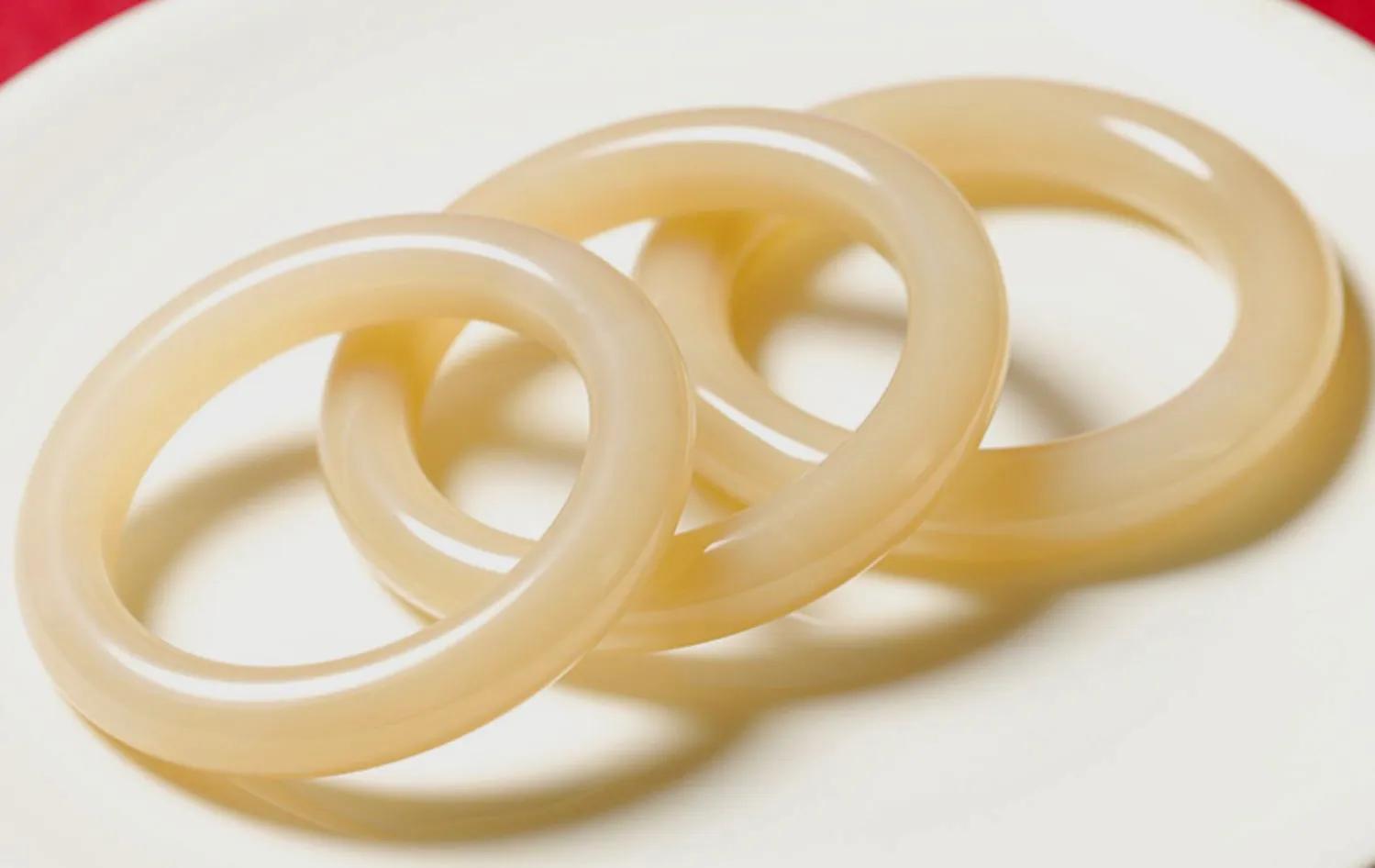 物有所值黄金,两千价位的和田玉手镯