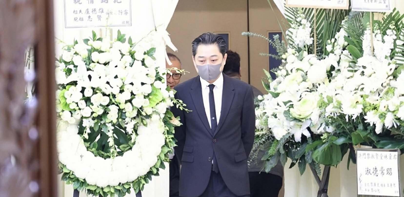 香港知名女星举行设灵仪式，彩色遗照曝光，烧炭自杀身亡年仅46岁