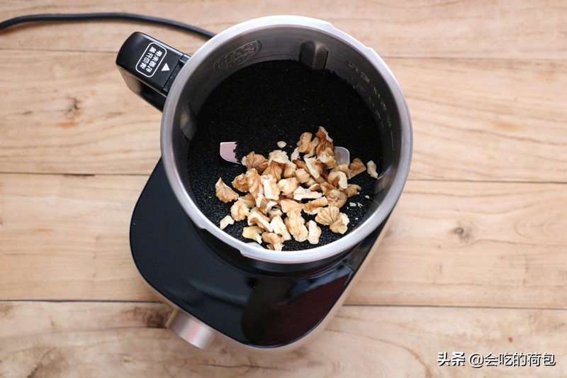 冬天吃黑豆有什么好处,春季吃黑豆怎么吃效果好