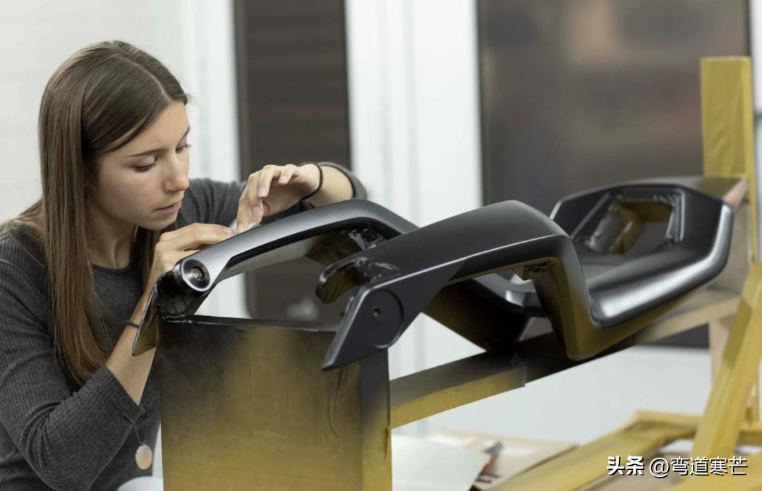 宝马电动摩托ce04哪里能买到,宝马最便宜的一款摩托超跑