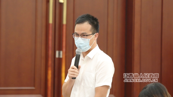 “江西这十年”系列主题新闻发布会（工业和信息化发展专题）在南昌举行