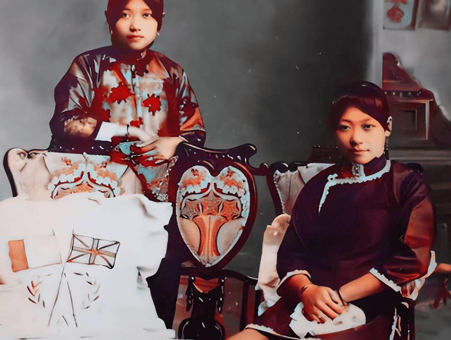 【晚清*楼青**旧影】女子丰乳肥臀，媚态撩人，风姿依旧！