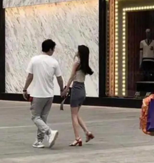 从“纯情少年”到“浪荡公子”，王思聪到底经历了什么？