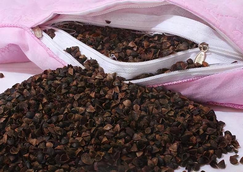 睡眠好不好枕头很重要,睡眠质量差枕头放什么