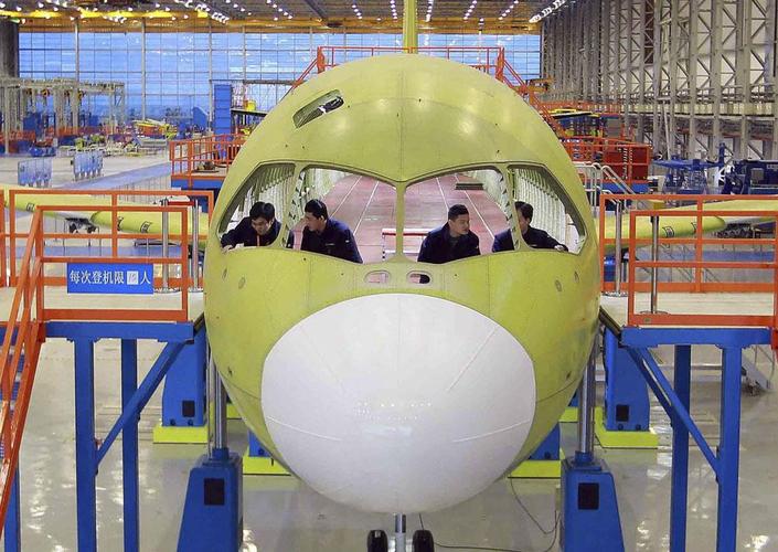 C919全球订单破千架!美国也买了,波音发出警告:威胁到我们地位了
