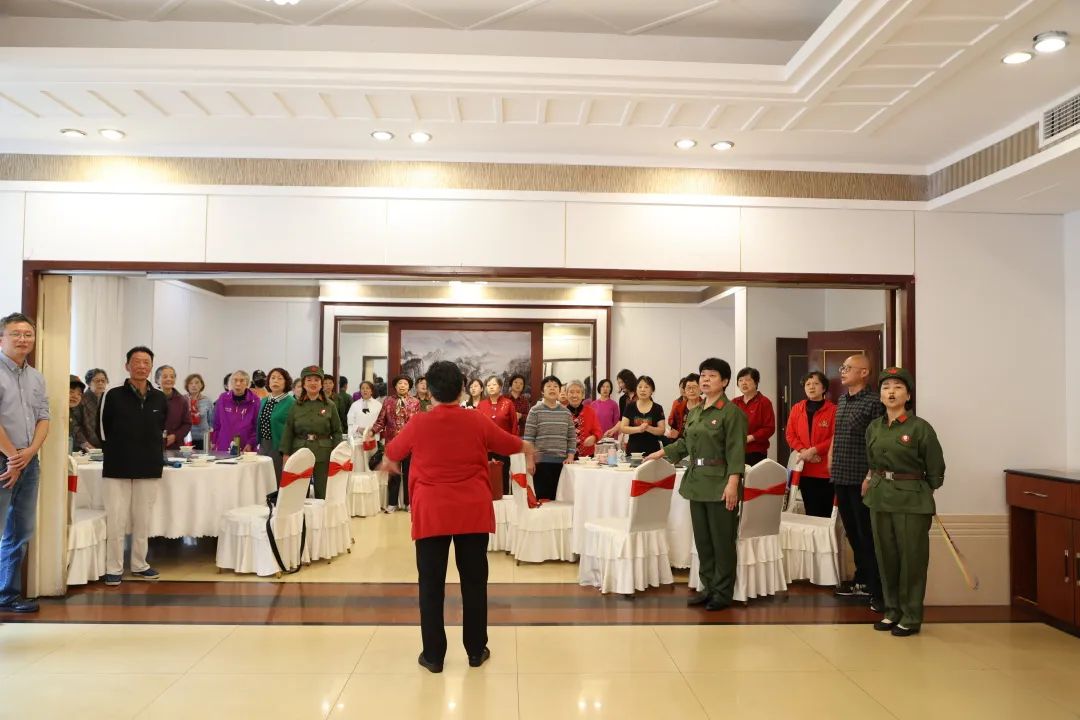 四川省德阳市东汽小学开展退休教师“迎重阳”庆祝活动