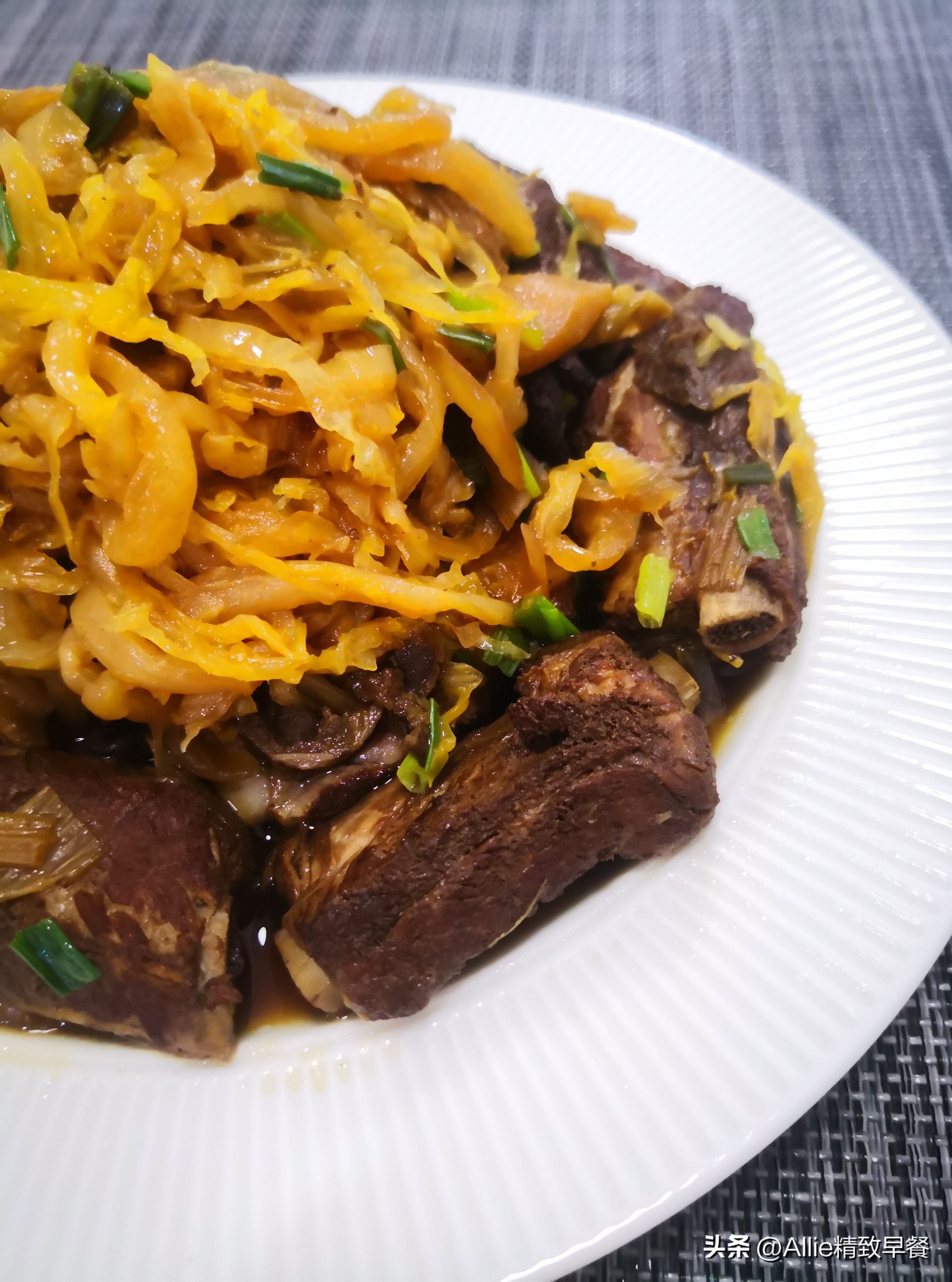 排骨软烂脱骨补钙美味全家人喜欢,软烂脱骨的酥香排骨的做法