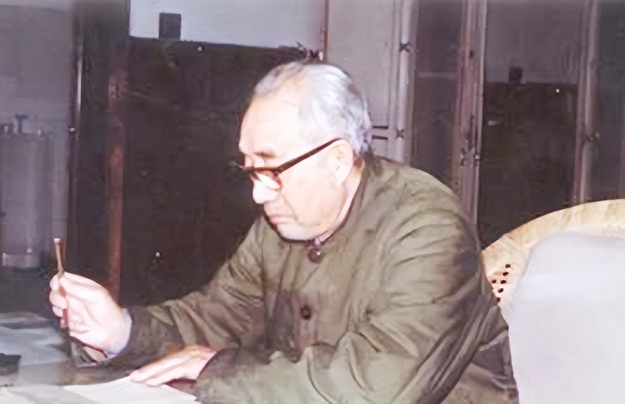 *向前徐**曾一直告诫自己的亲属们：路是自己走出来的