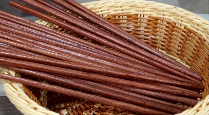 用发霉的一次性筷子会怎么样,用了发霉的筷子怎么办