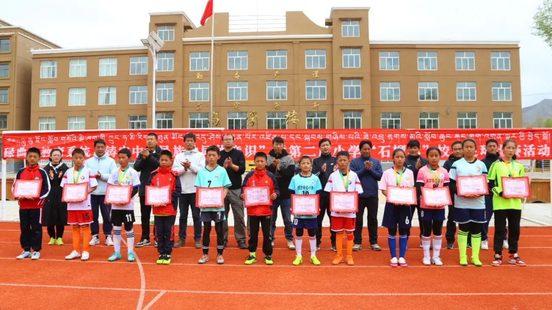 少年篮球赛场面,少年足球联赛视频