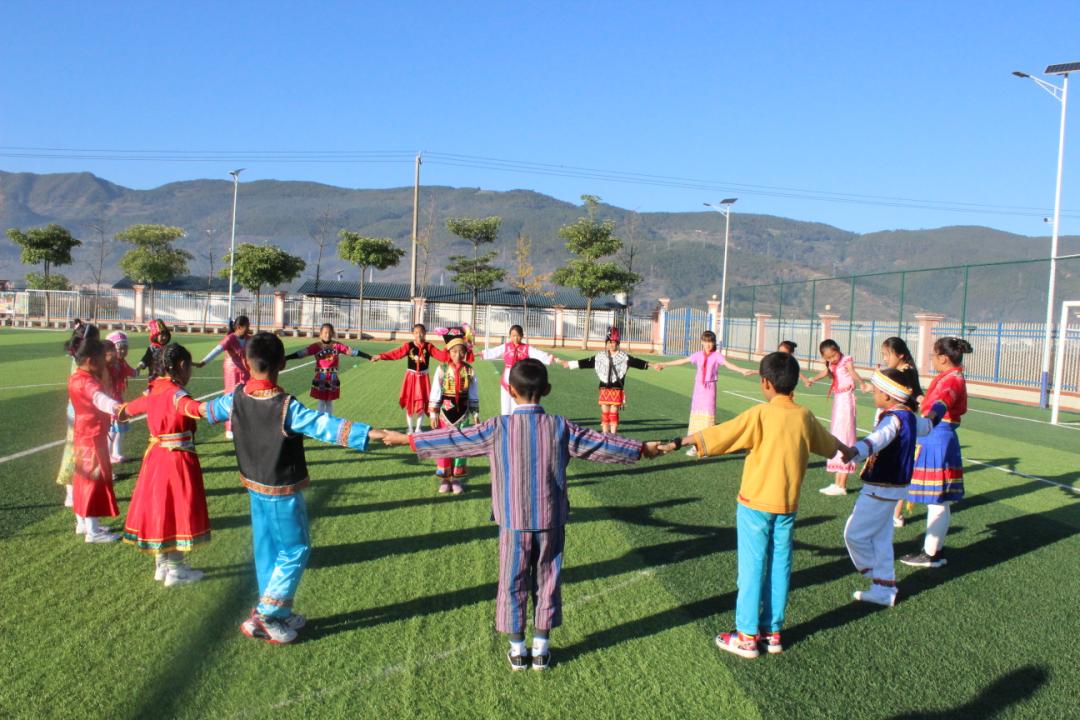 【共建民族和谐家园】施甸五楼明德小学：上好“五堂”教育课铸牢中华民族共同体意识