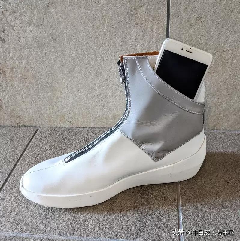 靴子口袋设计轮椅上可以轻松拿手机，来自日本设计师平林景的创意