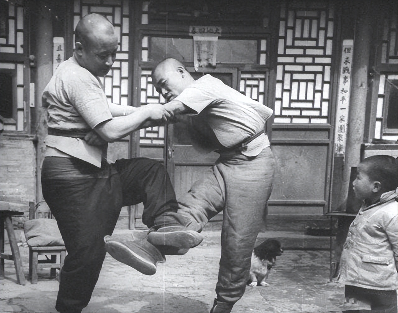 八卦旋转方向,八卦转掌和走圈一样吗