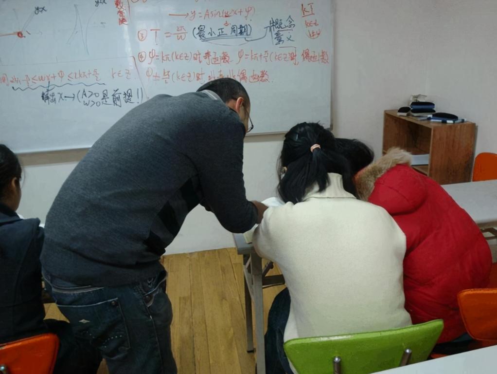 沈阳一舞蹈老师被辞后续,沈阳涉事教师已被刑事拘留辞退