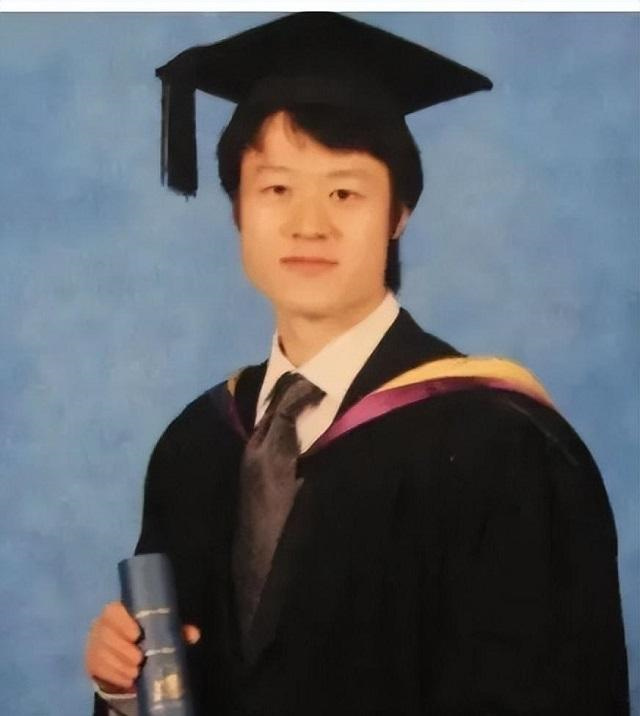 “非洲土皇帝”王垚，生活奢靡居然还被官媒表扬，背后果然不简单