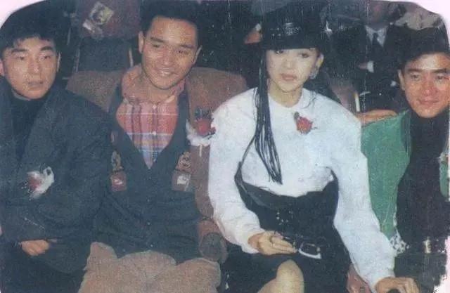 吕方跟郑裕玲谈恋爱多久,吕方跟郑裕玲是不是分手了