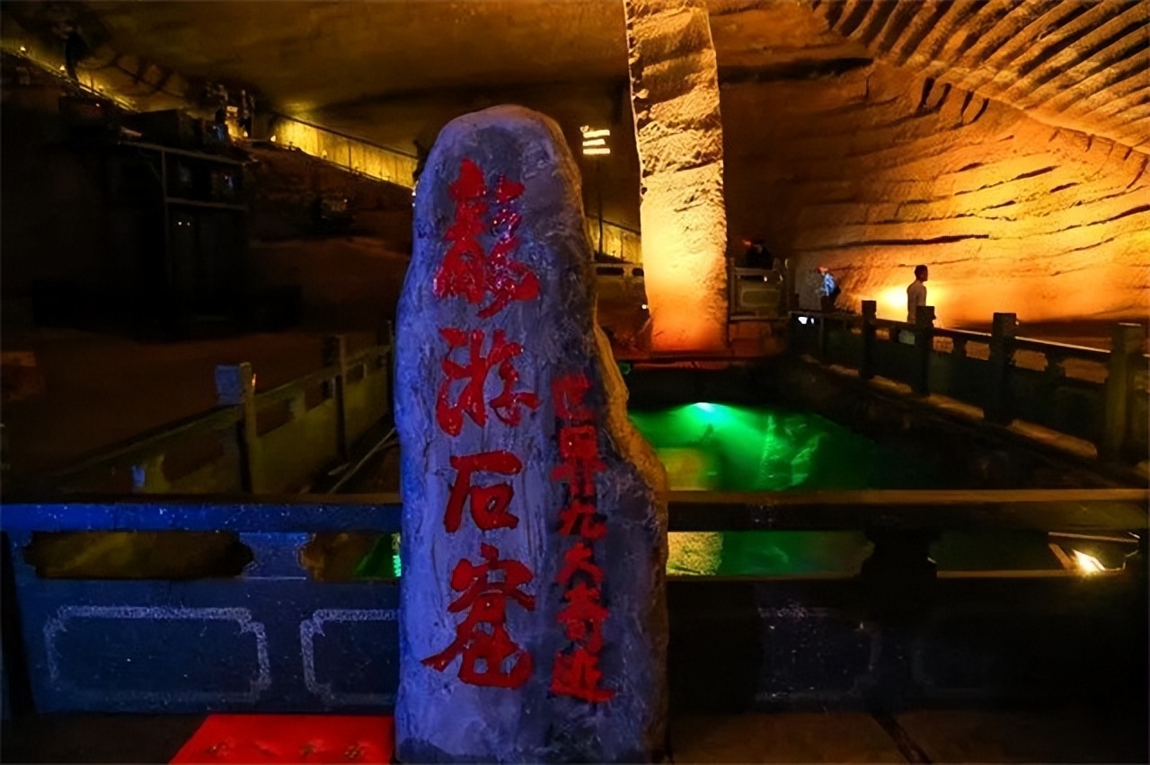 浙江水塘抽干发现宫殿,水潭被村民抽干后惊现千年宫殿