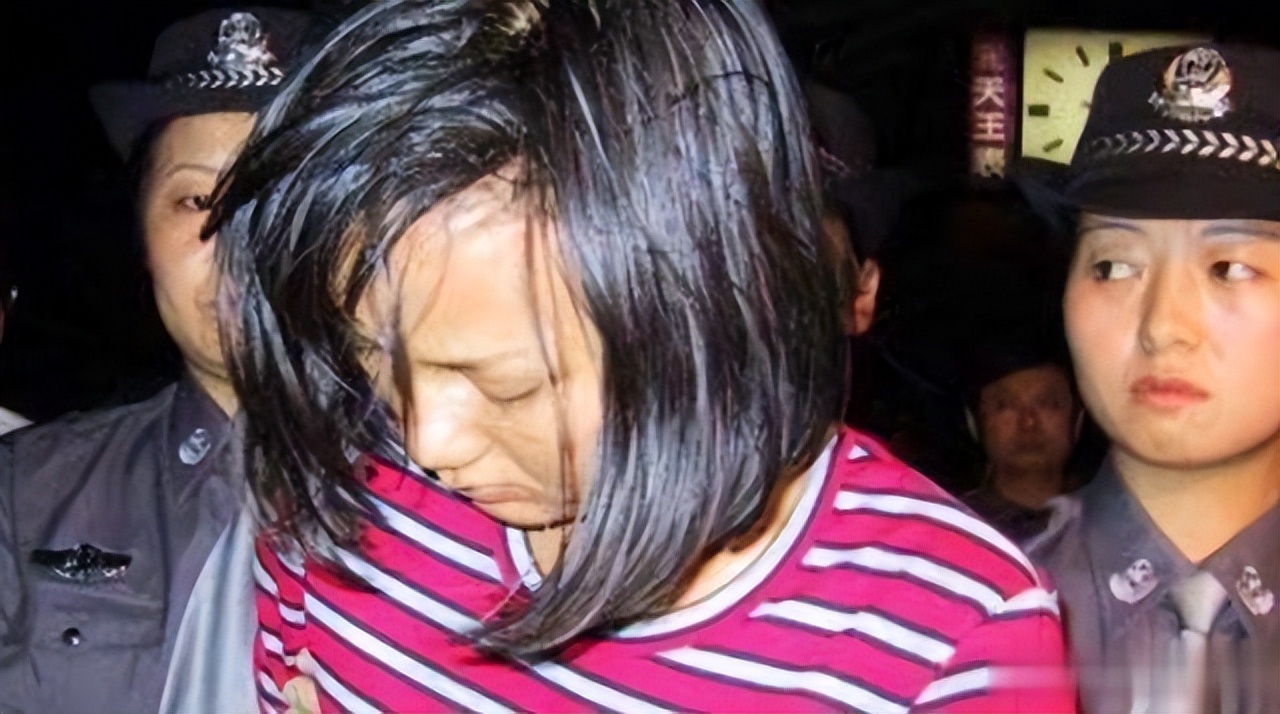 新中国第一悍匪张君，八个*妇情**帮助他犯案，他到底有何魅力？