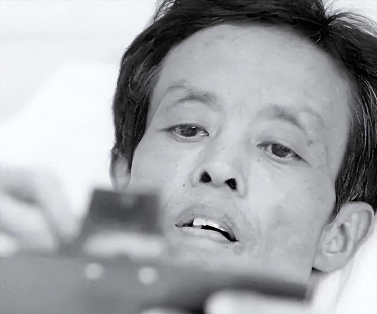 台湾名嘴安乐死视频曝光：家人围坐身旁，喝完药“睡”在儿子怀中