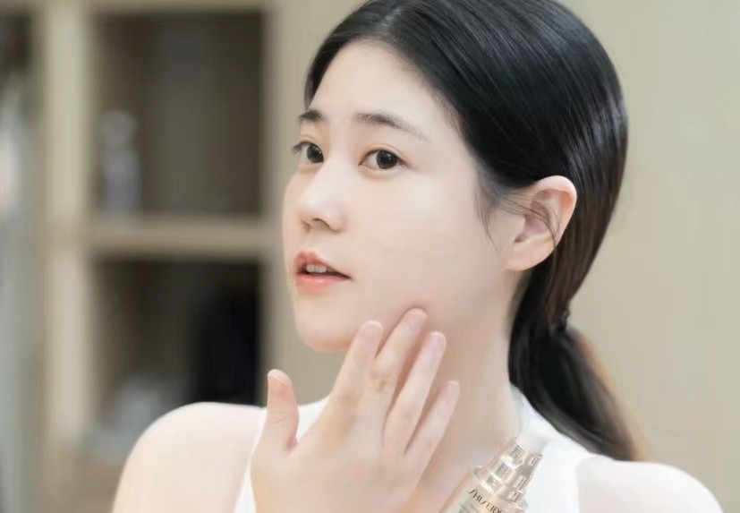 50岁妇女用哪款精华,50岁女人适合哪个品牌的精华液