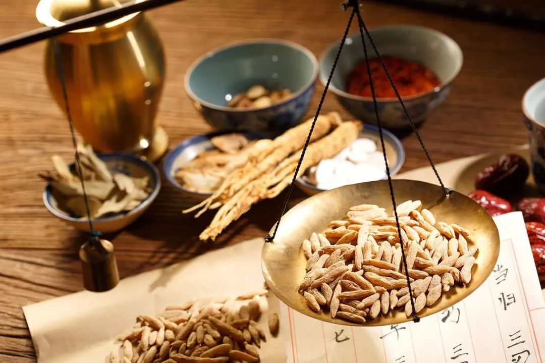 脾胃虚寒吃了寒性食物就拉肚子,脾胃虚寒腹胀下肢寒凉该怎样调理