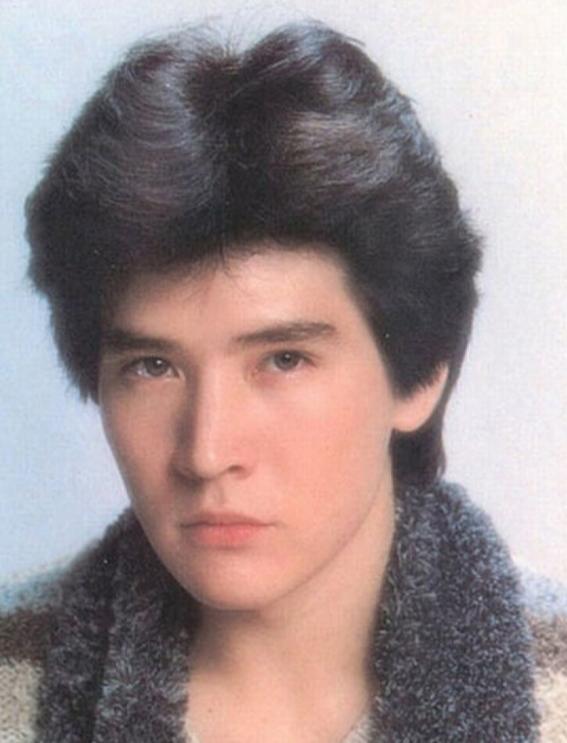 当46岁袁泉和63岁费翔站在一起，我终于明白，什么是顶级骨相