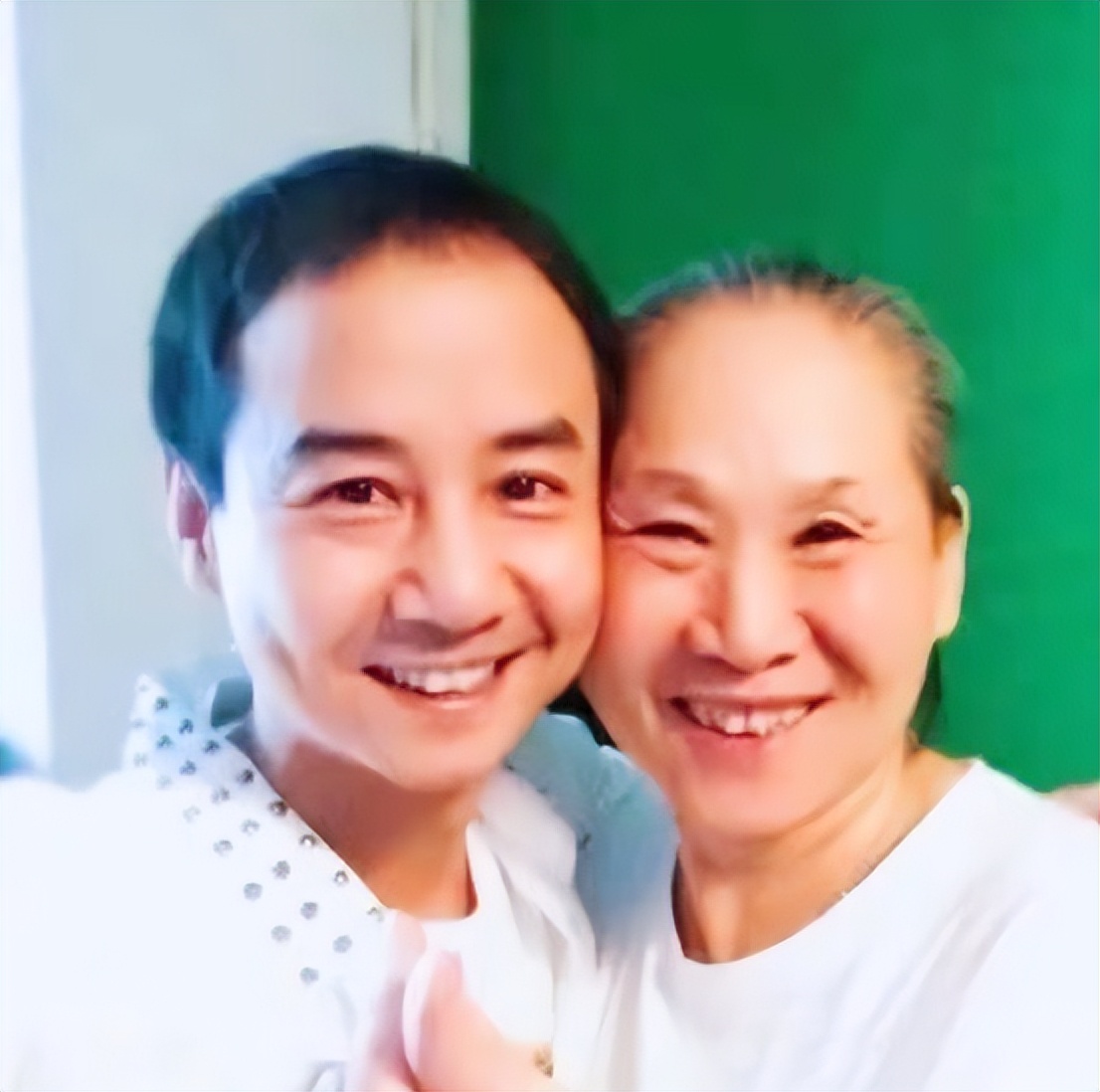 《炊事班的故事》20年演员大变样，主角逐渐沉寂配角一个比一个红