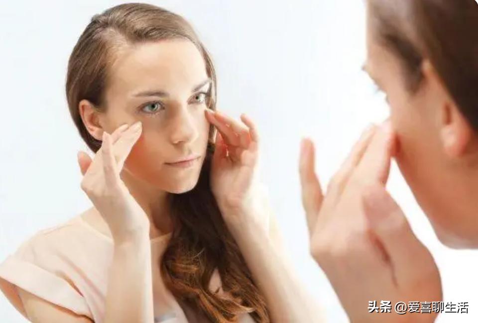 熬夜吃什么水果可以缓解眼睛干涩,专业保护眼睛干涩的神奇食物