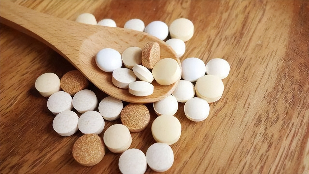 几块钱一瓶的复方甘草片，疗效显著，为何医生却不建议病人用？