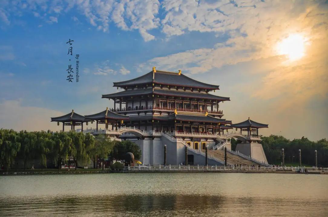 西安旅游必去的10个景点推荐,陕西西安旅游景点攻略