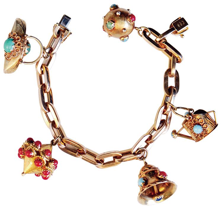 鐧惧勾绌胯秺,鐧惧勾鍙よ懀鐝犲疂