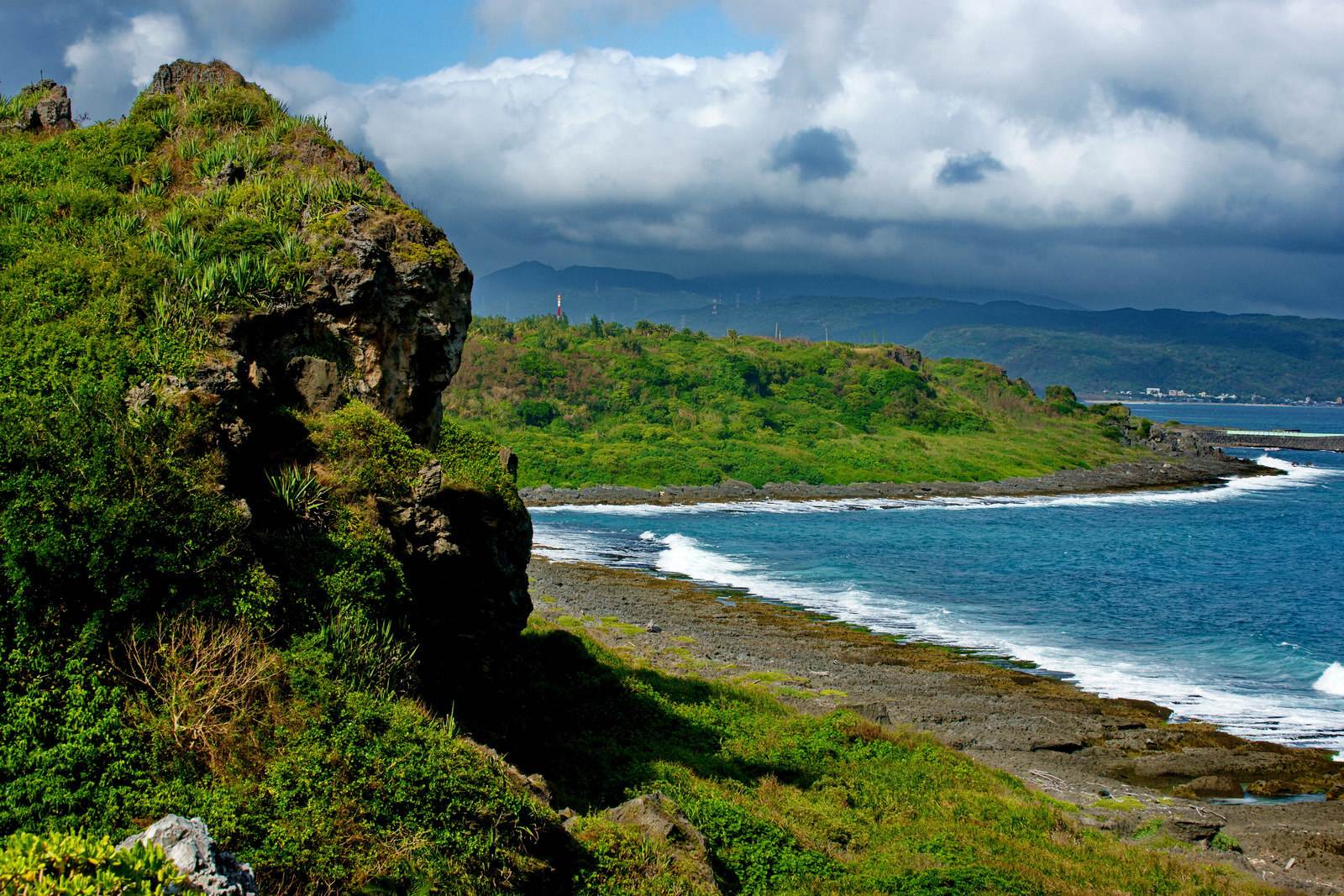 1986年华莱士问：台湾有何必要同大陆统一？邓公耐心说出三个原因