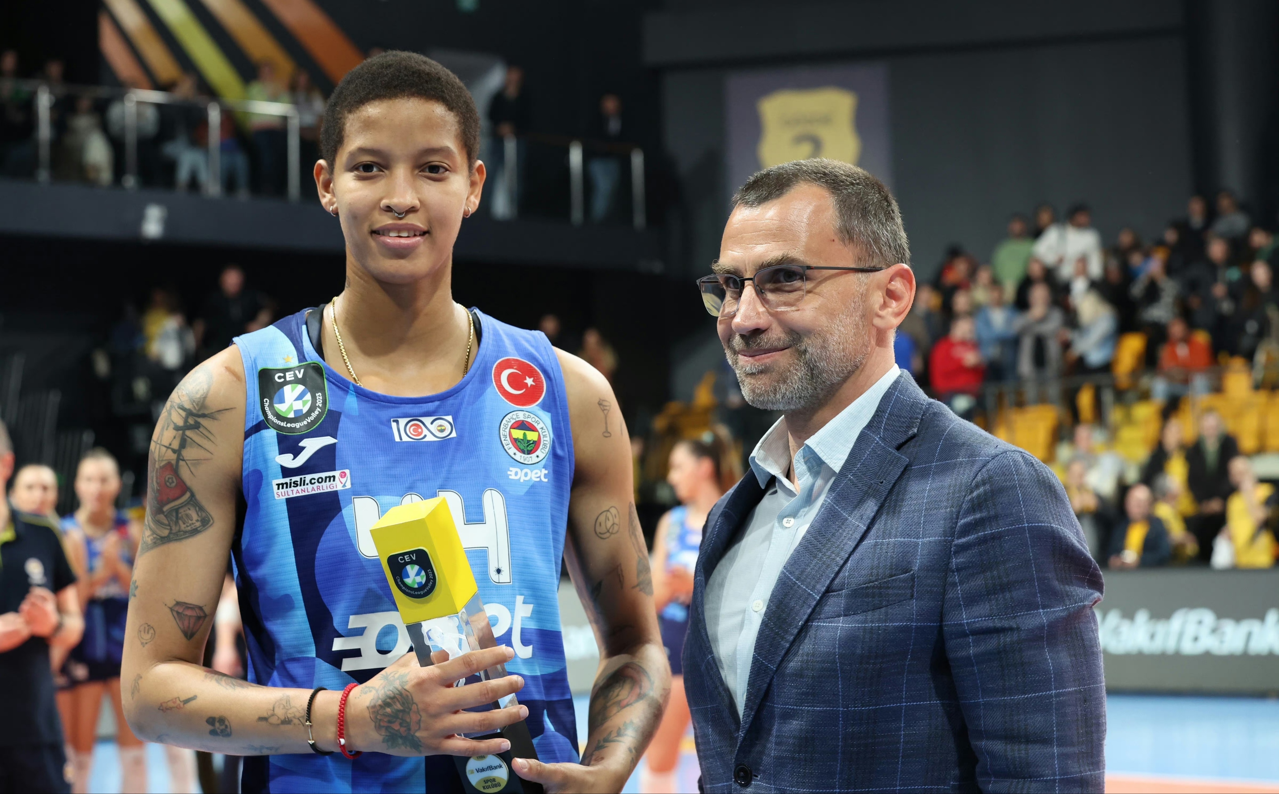 瓦尔加斯欧冠24分,欧冠费内巴切瓦尔加斯