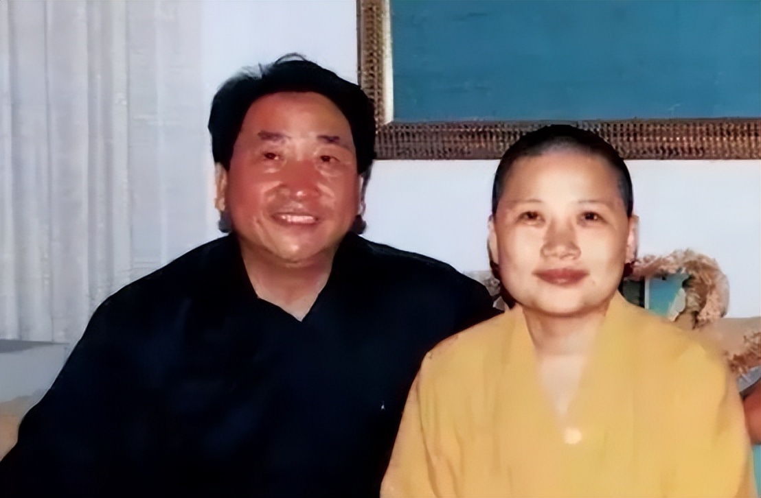 李娜为什么去当尼姑,歌手李娜为什么要出家当尼姑