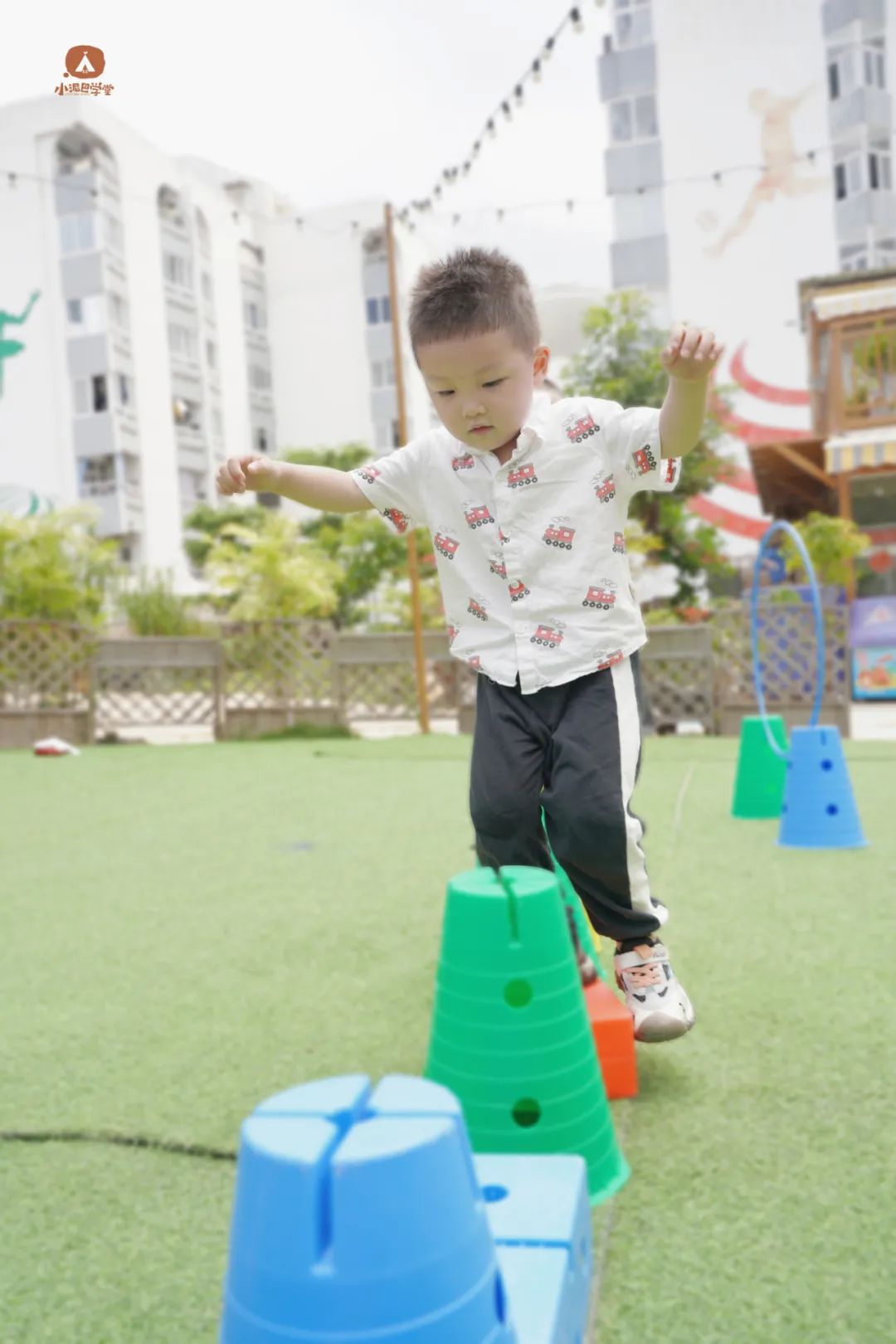 孩子上全托班的最佳年龄,幼儿刚上托班适合上什么课程
