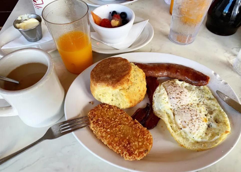 苏联解体前和美国军事武器的差距,加速苏联解体的事件