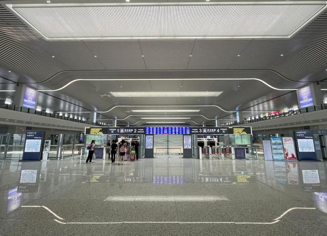 十年前带老妈出游,十年前带娃和十年后带娃