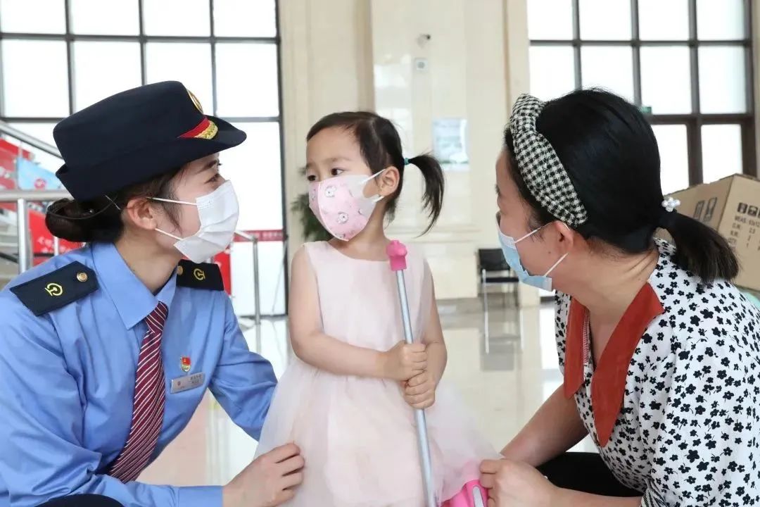 如何带人类幼崽优雅地坐高铁,人类幼崽坐高铁