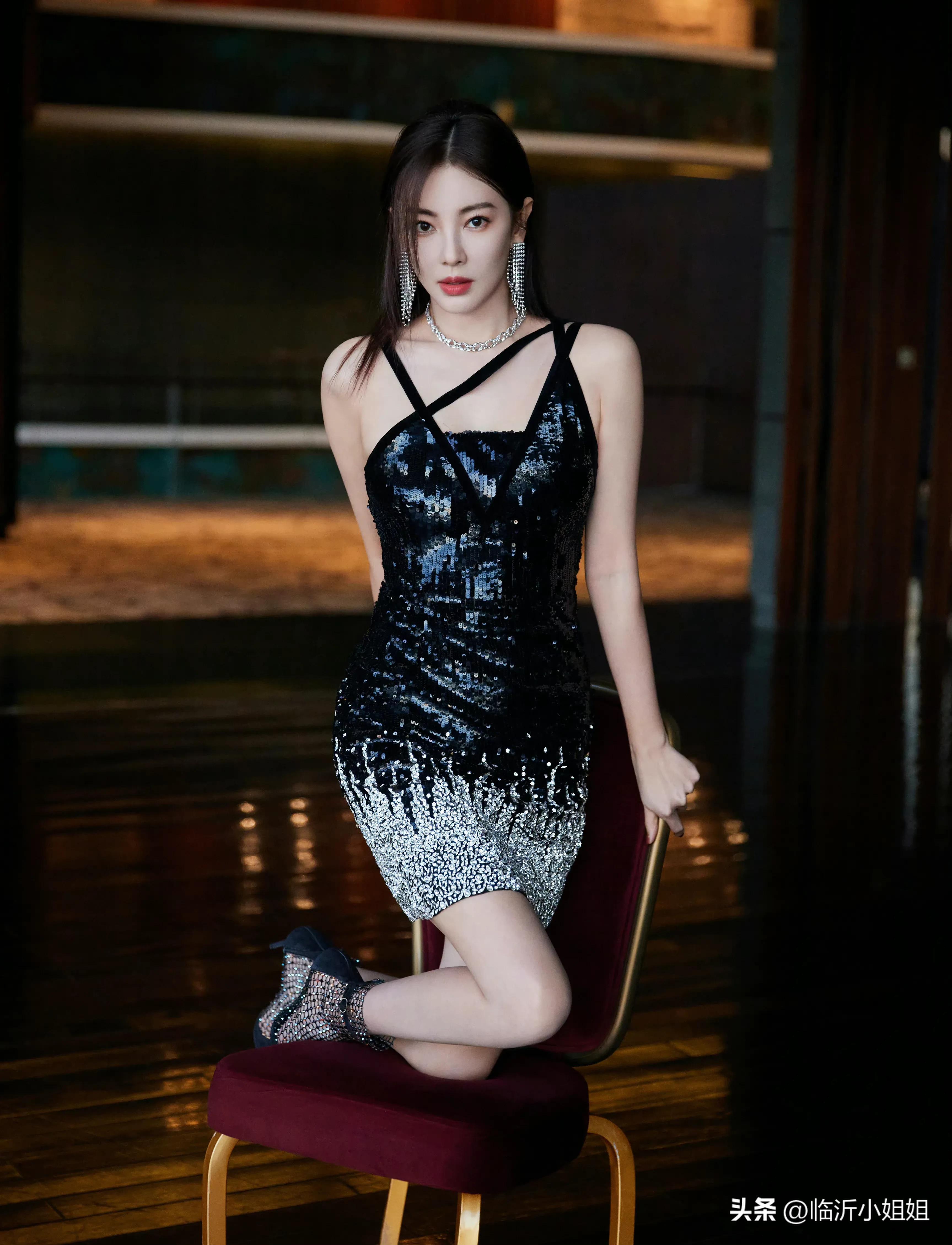 张雨绮火爆女神美到让人窒息,惊艳写真照片张雨绮