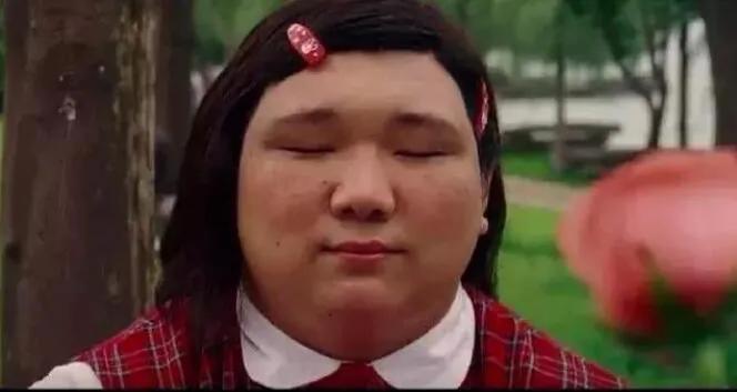 她夹子音和我说话，让我冲动奔现…